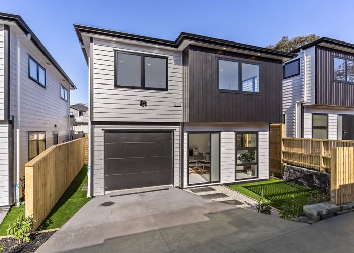  at 21 B, C, D Borrowdace Avenue, Botany Downs, Manukau City, Auckland