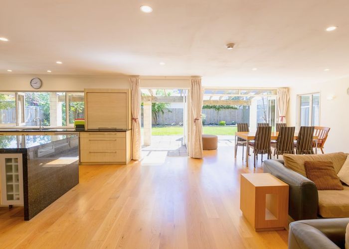  at 40 St Andrews Square, Strowan, Christchurch