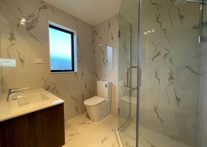  at 423 Glenfield Road, Glenfield, Auckland