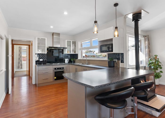  at 2/107 Halswell Road, Hillmorton, Christchurch City, Canterbury