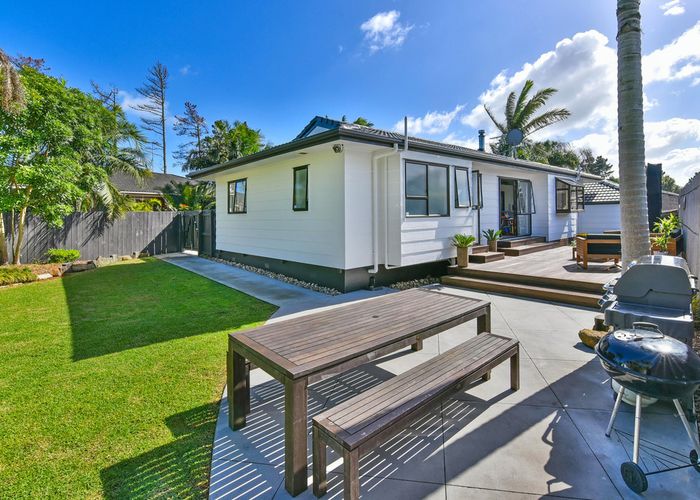 Free property data for 44 Pinehurst Place, Wattle Downs, Auckland