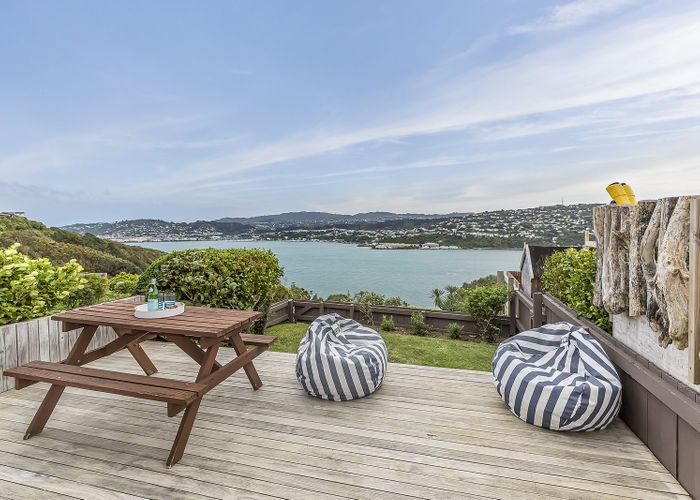  at 131 Akaroa Drive, Maupuia, Wellington