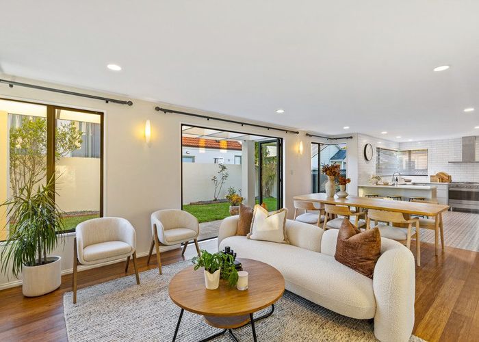  at 1/31 Eversleigh Road, Belmont, North Shore City, Auckland