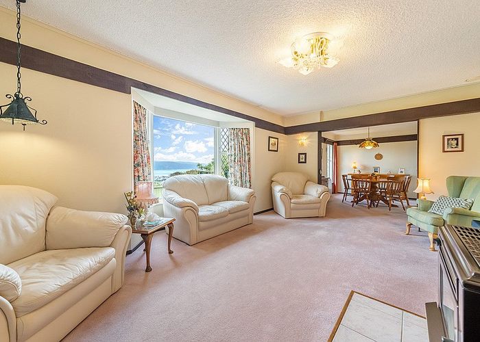  at 10 Barberry Grove, Maungaraki, Lower Hutt