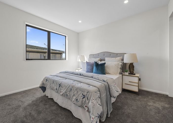  at 32 Bradbury Road, Botany Downs, Manukau City, Auckland