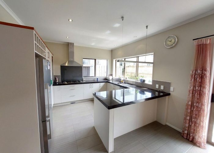  at 16H Lincoln Road, Henderson, Waitakere City, Auckland