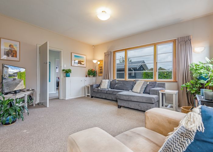  at 8 Graham Place, West End, Palmerston North