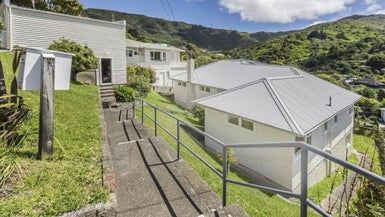  at 16 Spencer Street, Crofton Downs, Wellington