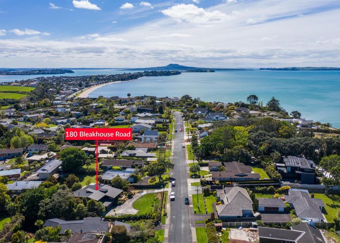  at 180 Bleakhouse Road, Mellons Bay, Auckland