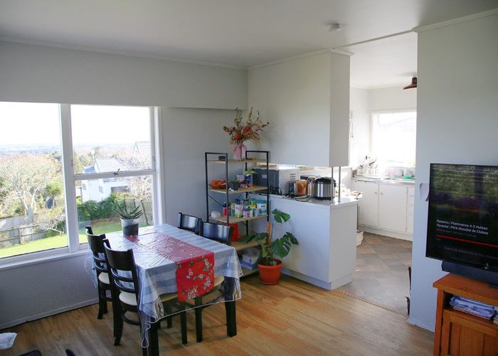  at 2/6 Stanley Road, Glenfield, North Shore City, Auckland