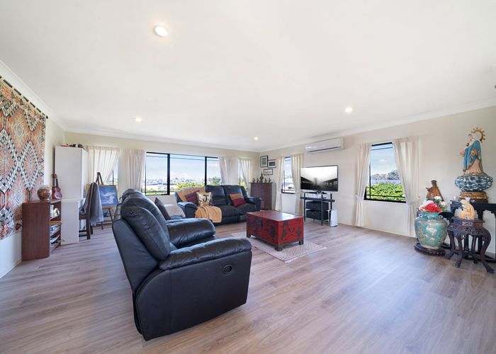  at 554 Don Buck Road, Westgate, Waitakere City, Auckland