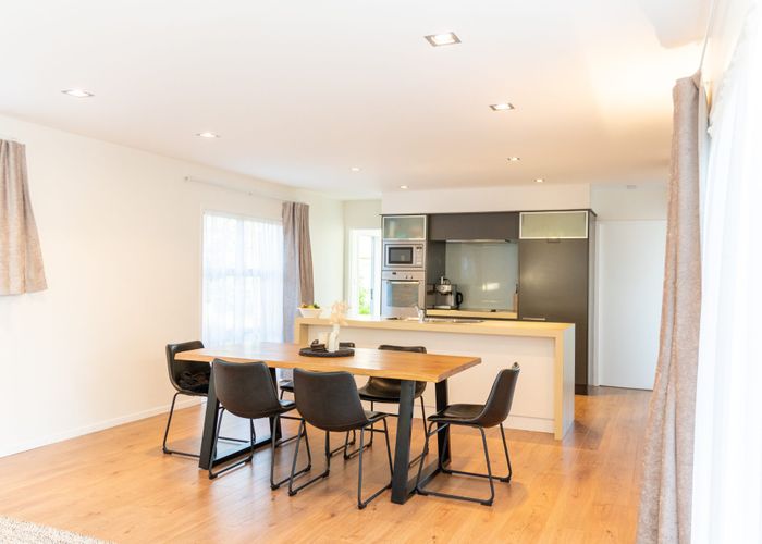  at 8 Roy Maloney Drive, Henderson, Waitakere City, Auckland