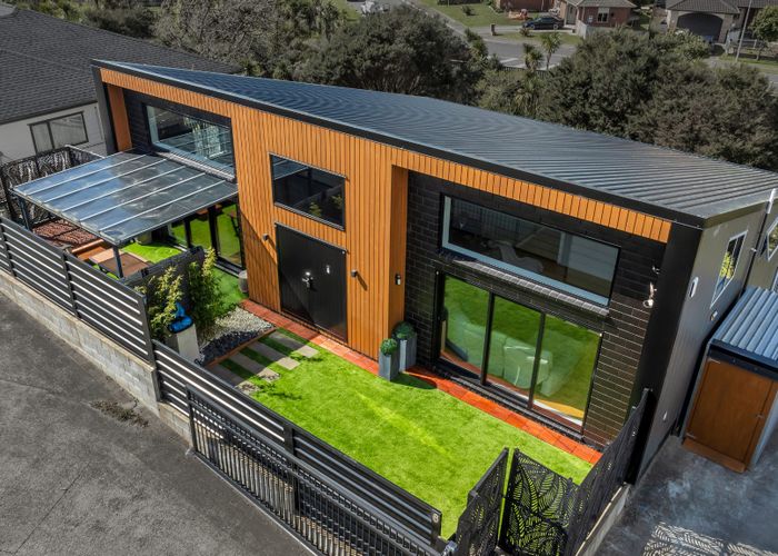  at 6 Mara Waina Place, Swanson, Waitakere City, Auckland