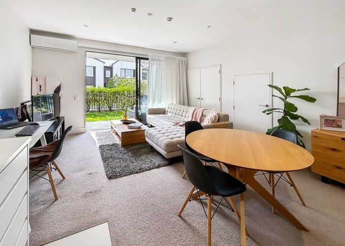 at 5/117 Buckley Avenue, Hobsonville, Waitakere City, Auckland