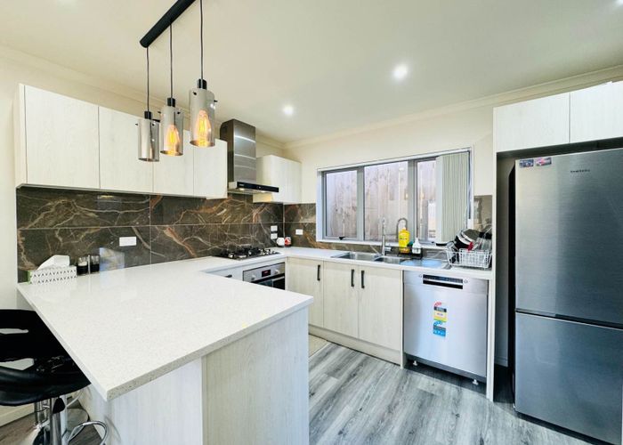  at 2/55 Swaffield Road, Papatoetoe, Manukau City, Auckland