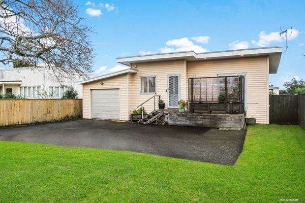  at 686 Te Atatu Road, Te Atatu Peninsula, Auckland
