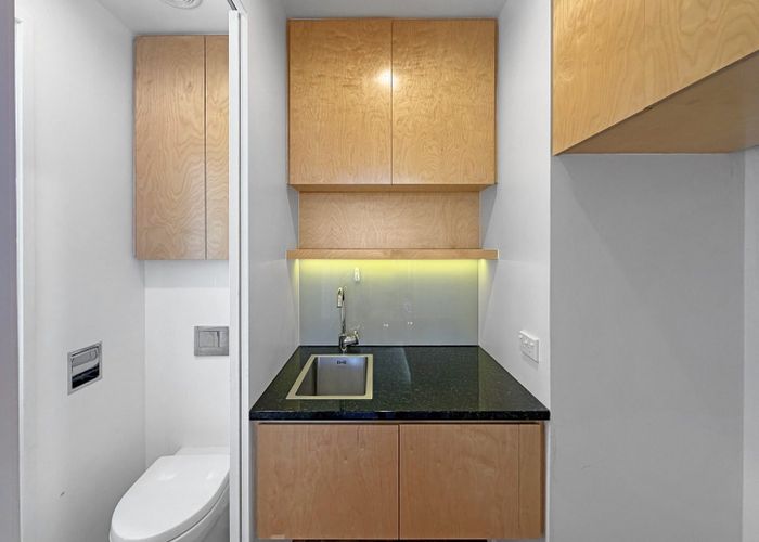  at Blockhouse Bay, Auckland City, Auckland