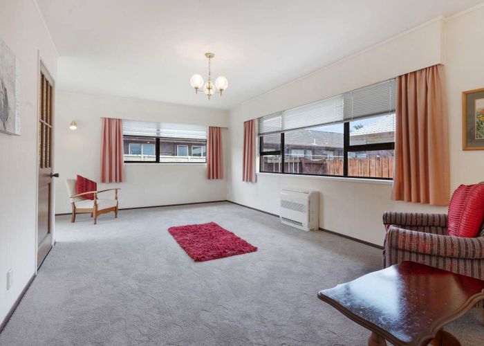  at 2/16 Regent Street, Papatoetoe, Manukau City, Auckland