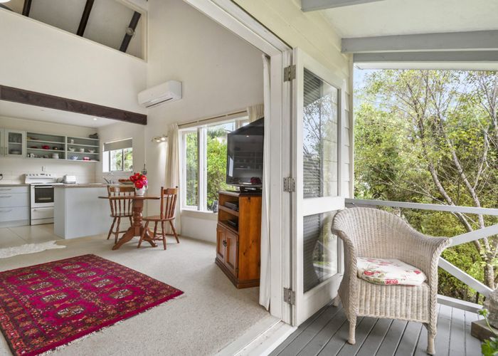  at 2/52 Saddleback Rise, Murrays Bay, Auckland