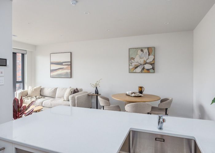  at 2/1 Reiputa Lane, Mount Wellington, Auckland City, Auckland