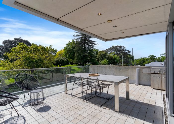  at 108 Park Road, Grafton, Auckland