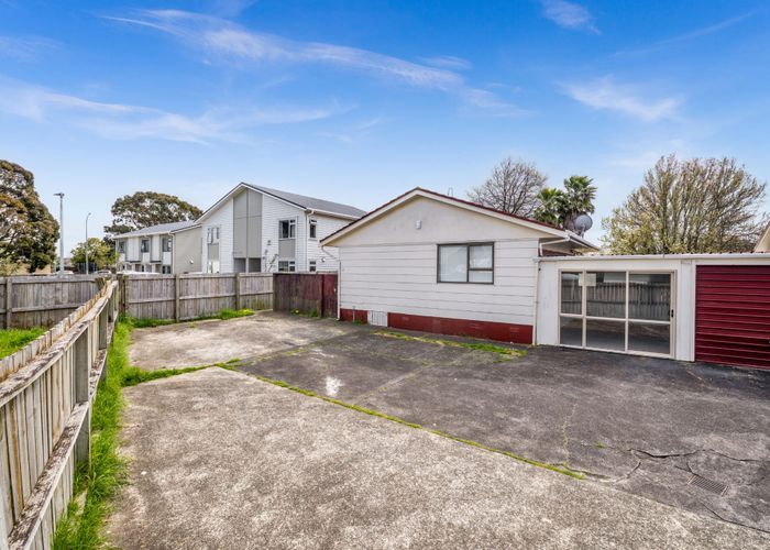  at 2/24 Funnell Place, Manurewa, Manukau City, Auckland