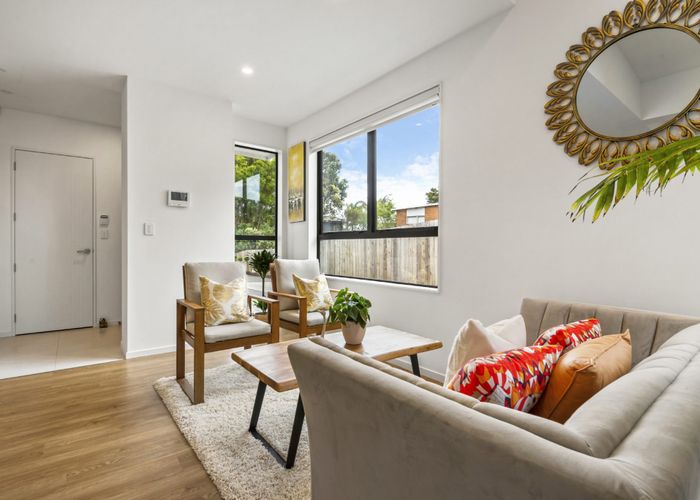 at 61A Knights Road, Rothesay Bay, North Shore City, Auckland