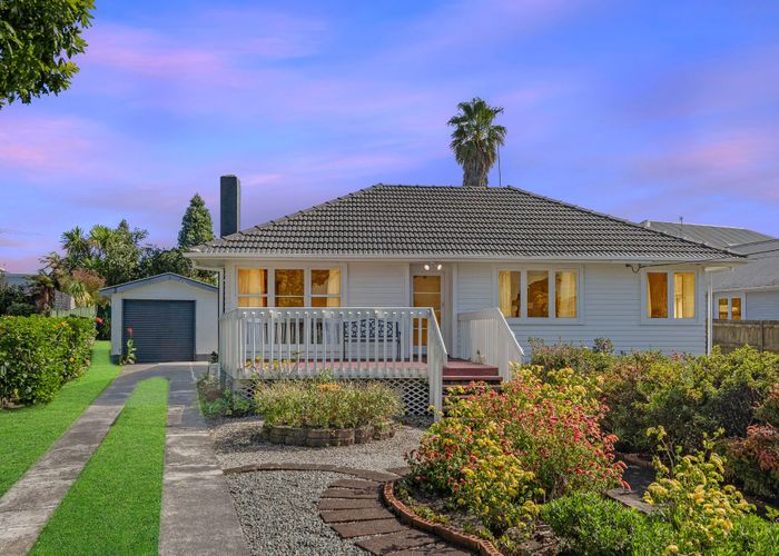  at 71 Beach Road, Te Atatu Peninsula, Waitakere City, Auckland