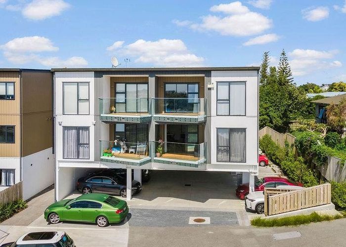  at 305C/553 Glenfield Road, Glenfield, North Shore City, Auckland