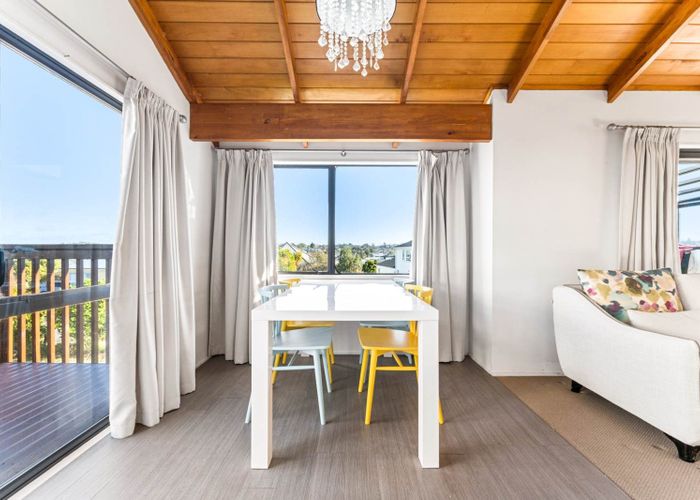  at 37 Lyttelton Avenue, Forrest Hill, Auckland