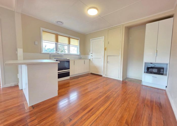  at 86 Titirangi Road, New Lynn, Waitakere City, Auckland