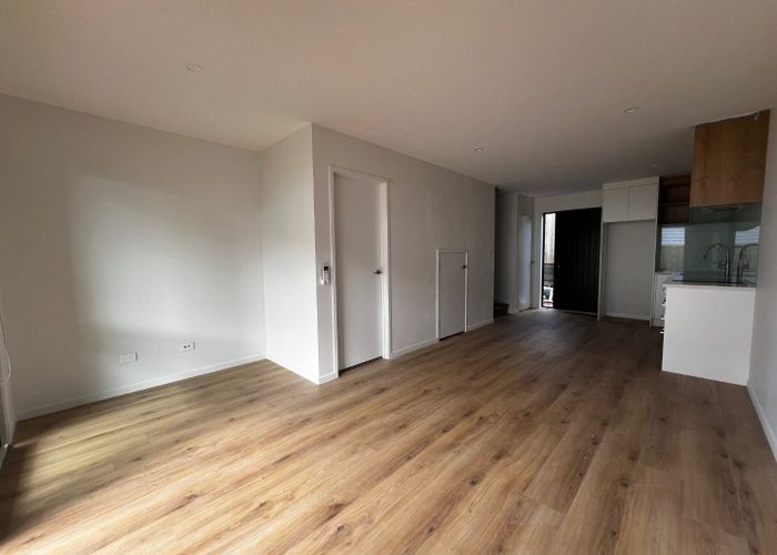  at 6/21 Divich Avenue, Te Atatu South, Waitakere City, Auckland