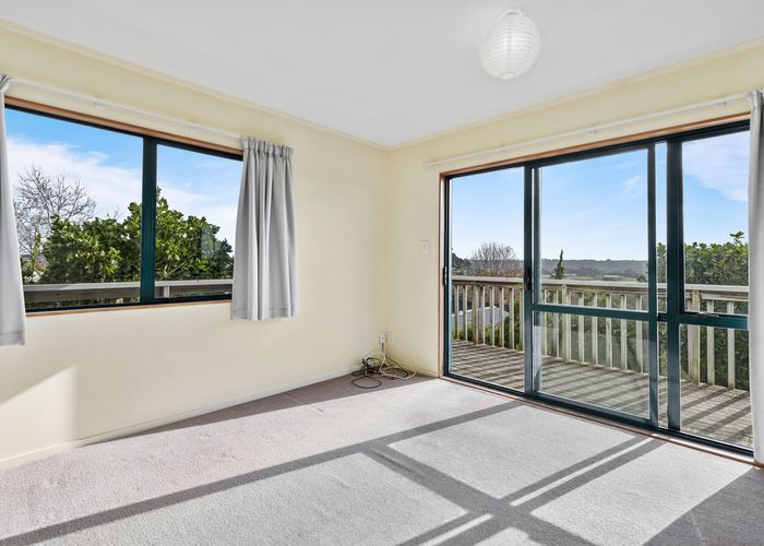  at 1/10 Meadowood Drive, Unsworth Heights, Auckland