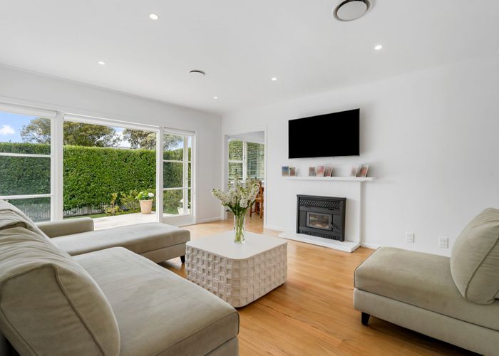  at 12 Crocombe Crescent, Beach Haven, North Shore City, Auckland