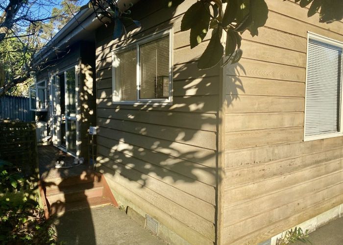  at 2  Ondine Place, Glenfield, North Shore City, Auckland