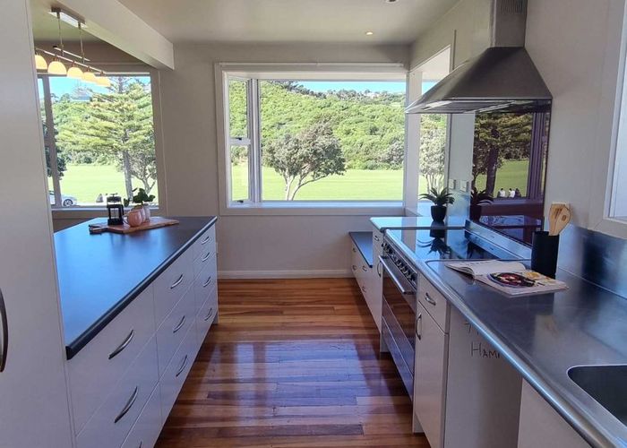  at 130 Main Road, Titahi Bay, Porirua
