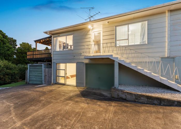  at 2/20 Celeste Place, Totara Vale, North Shore City, Auckland