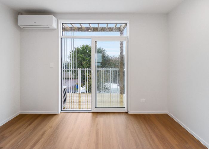  at 12 Moor Avenue, Te Atatu Peninsula, Auckland