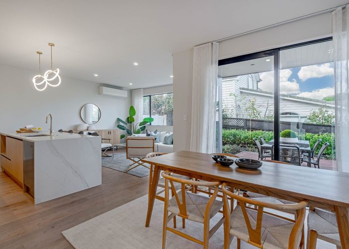  at 8A Ringwood Street, Torbay, Auckland