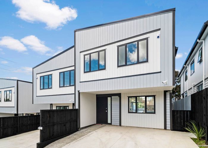  at 7 Liban Place, Massey, Waitakere City, Auckland