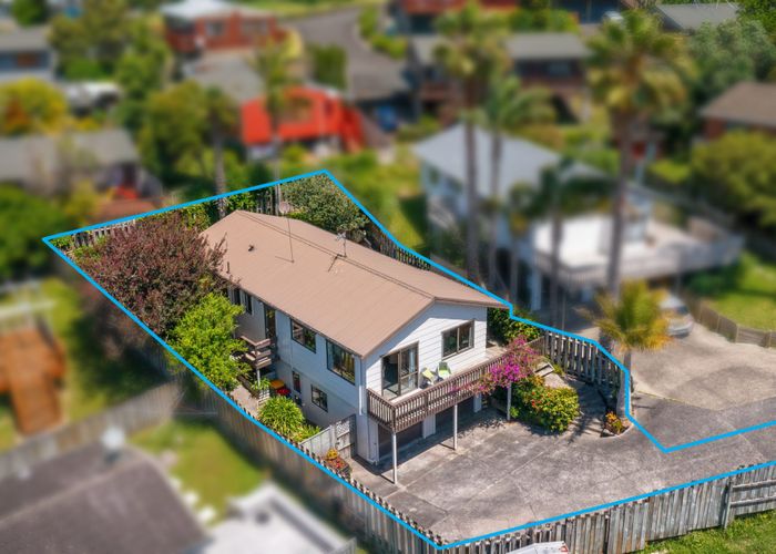  at 1/8 Camilla Grove, Totara Vale, North Shore City, Auckland