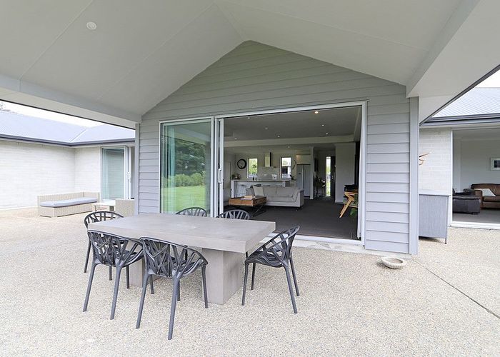  at 2 Awarua Road, Otatara