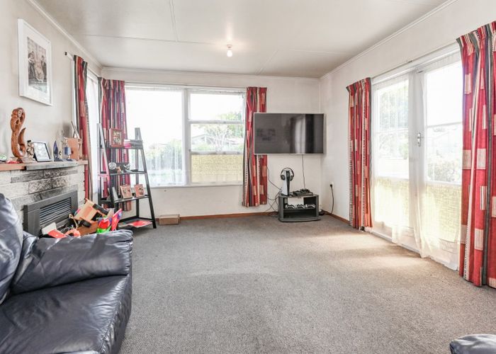  at 14 Deal Crescent, Flaxmere, Hastings