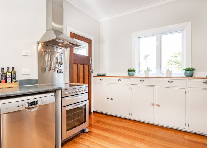  at 128 Frederick Street East, Mayfair, Hastings