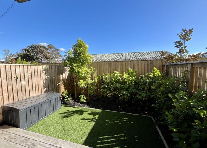  at 27D Dawnhaven Drive, Te Atatu Peninsula, Waitakere City, Auckland