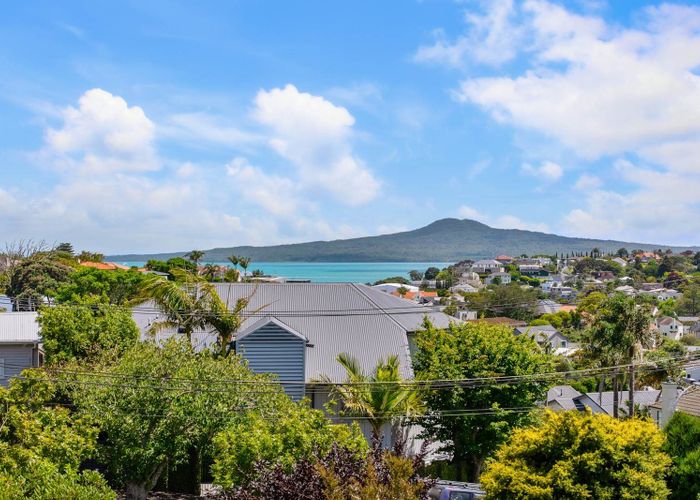  at 27 Sylvia Road, Saint Heliers, Auckland City, Auckland