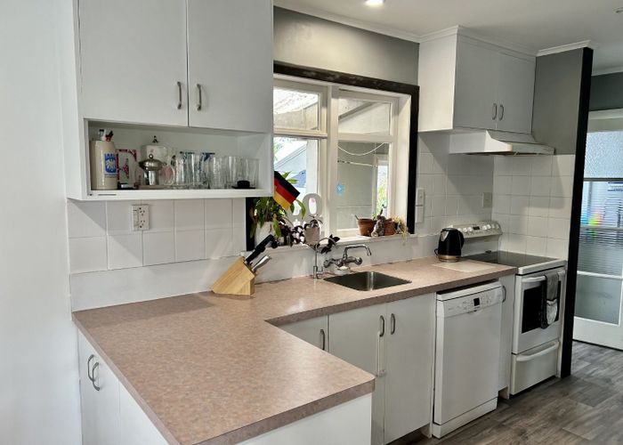  at 11 Kirk Street, Otaki, Kapiti Coast, Wellington