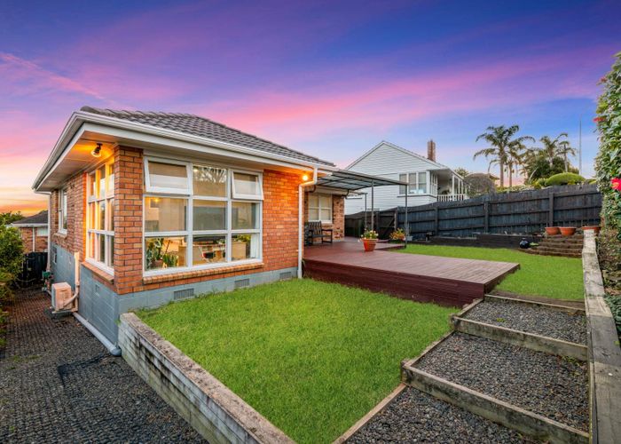 at 1/4 Ridge Road, Howick, Manukau City, Auckland