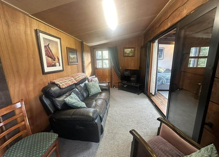  at 5b Twin Lakes Road, Te Marua, Upper Hutt, Wellington