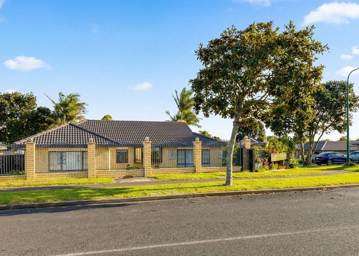  at 2 Cyclamen Road, Mangere, Manukau City, Auckland